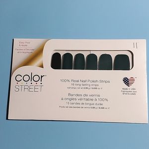 COLOR STREET NAIL POLISH "Wood You Rather?" Green